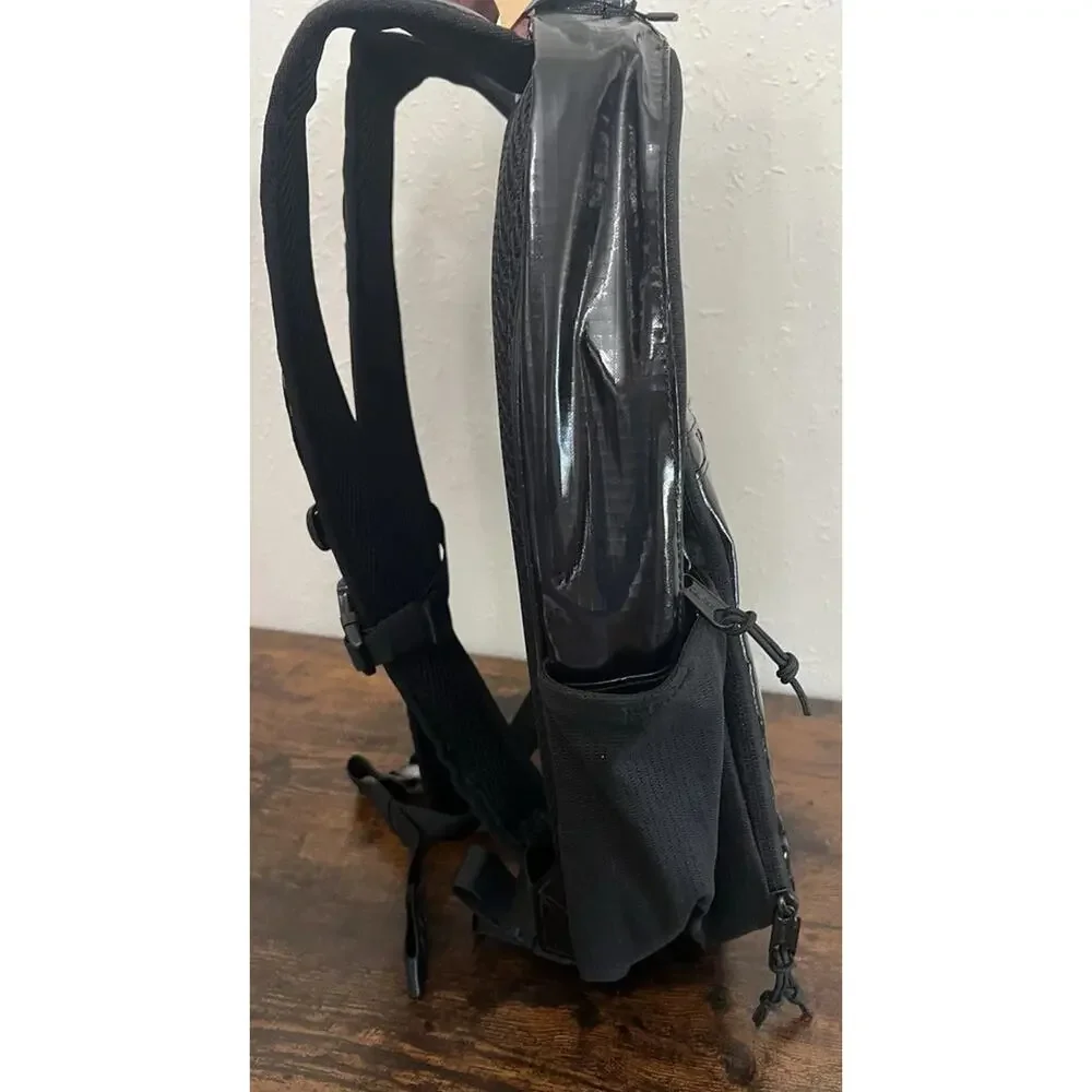 NWT Calpak Terra 16L Hydration Backpack OBSIDIAN